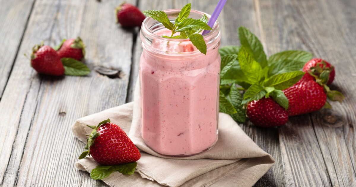 Rafraîchissez-vous avec un milkshake fraise fait maison