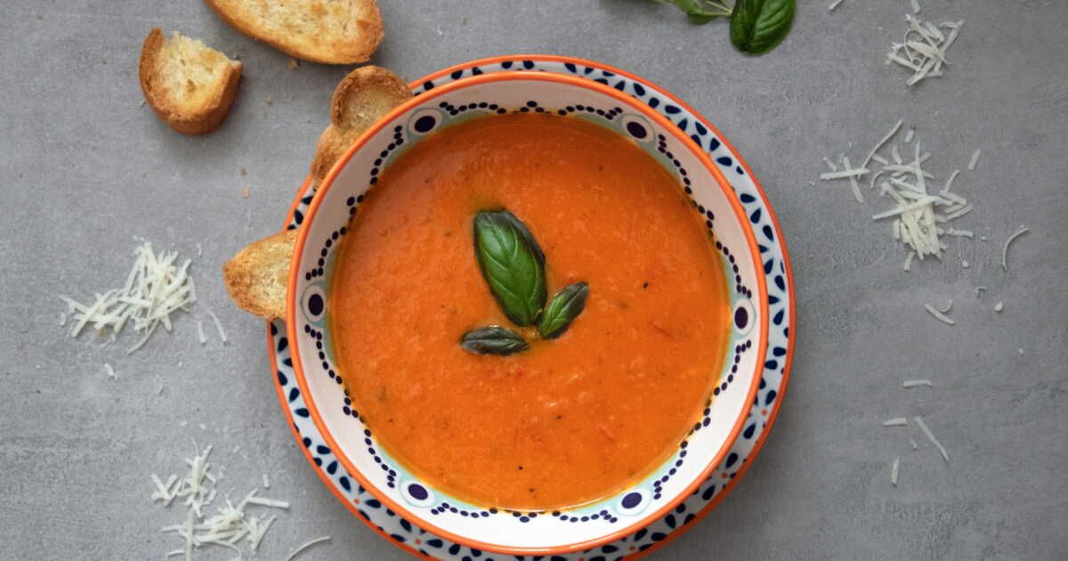 Découvrez la soupe de tomate, le délice estival à ne pas manquer
