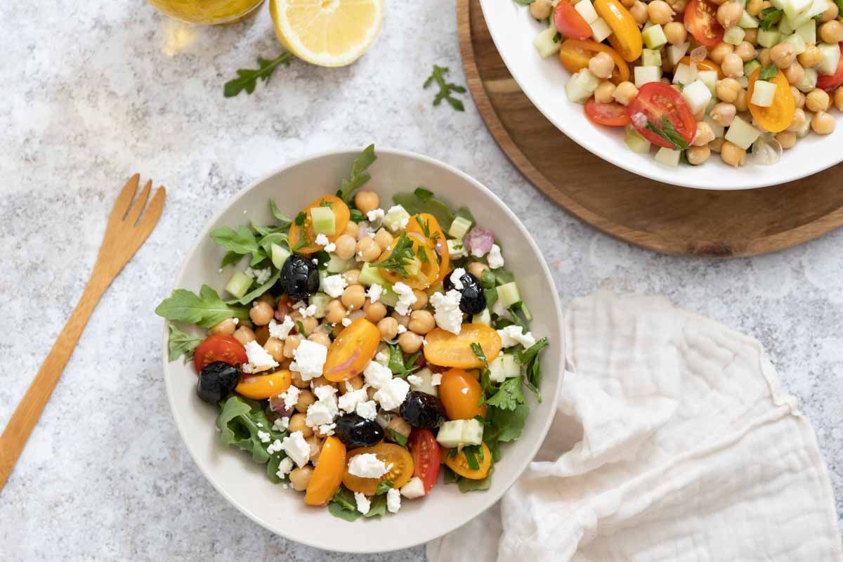 La salade de pois chiche à la grecque : un délice estival