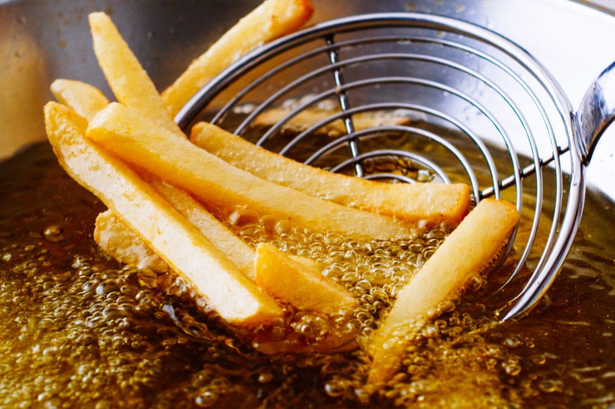 Réutiliser l'huile de friture en toute sécurité : nos conseils pratiques