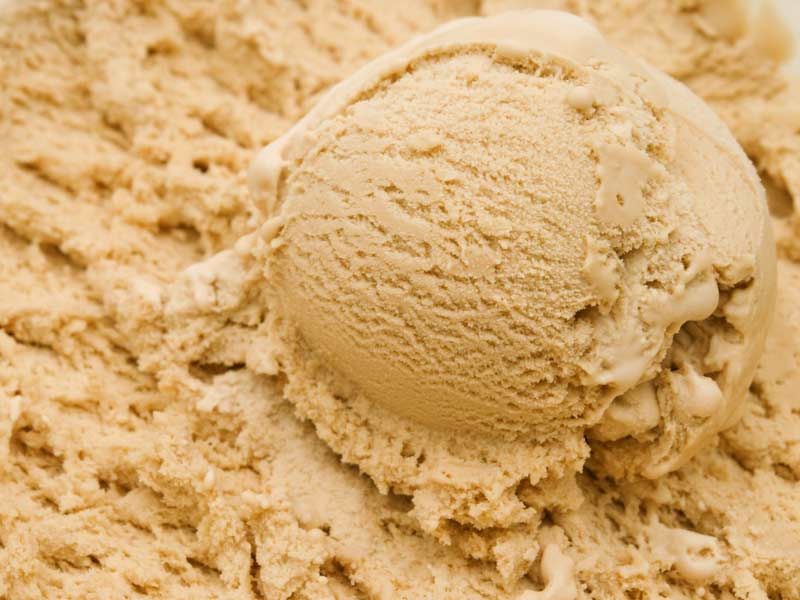 La nouvelle folie glacée : la glace au lait maternel sous la loupe des autorités