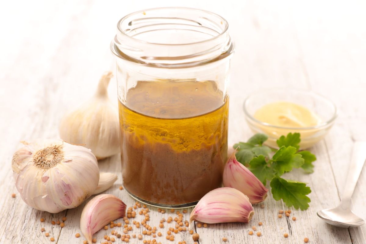 La recette vintage de vinaigrette qui relève vos salades