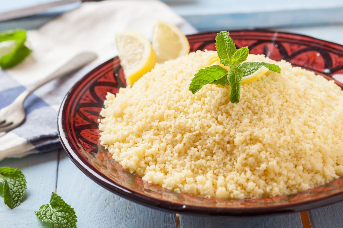 un chef dévoile sa semoule de couscous préférée : un incontournable à découvrir