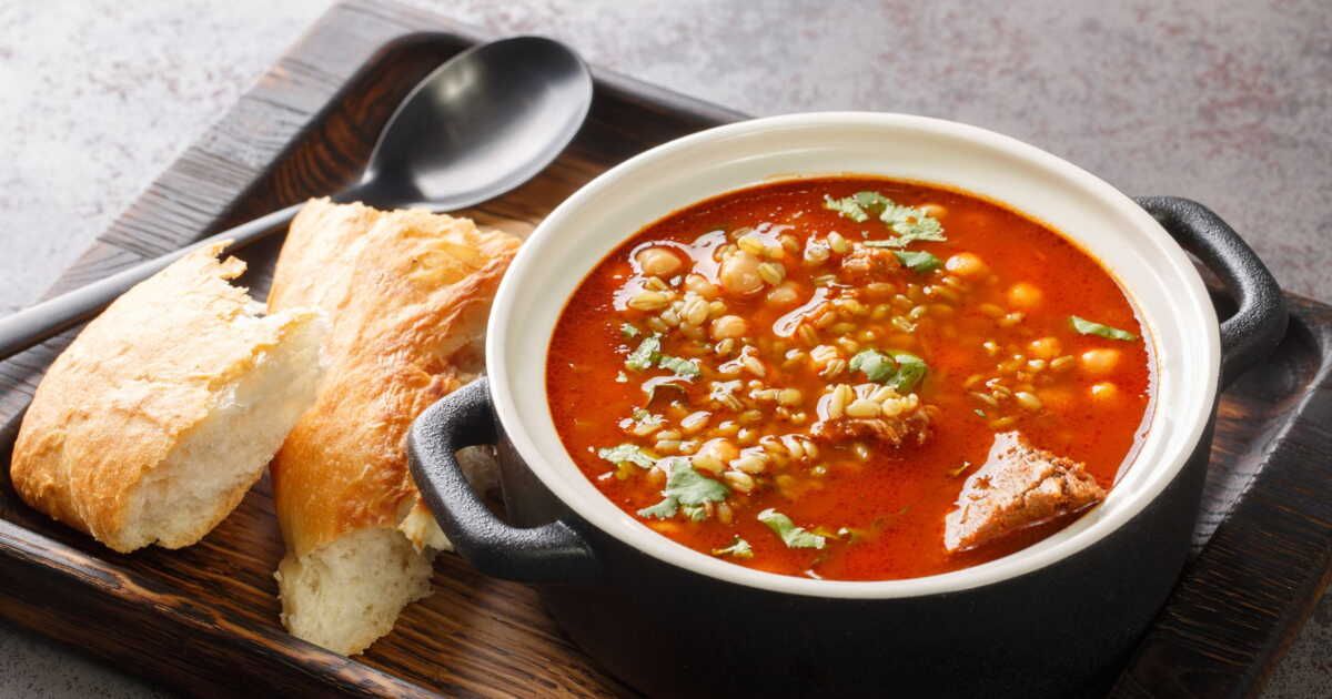 Découvrez la chorba oranaise du chef Mohamed Cheikh : une tradition algérienne à savourer