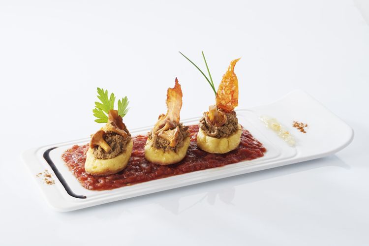 Une recette gourmande : quenelles Saint Jean à la mousse de foie et coupelle de saveurs