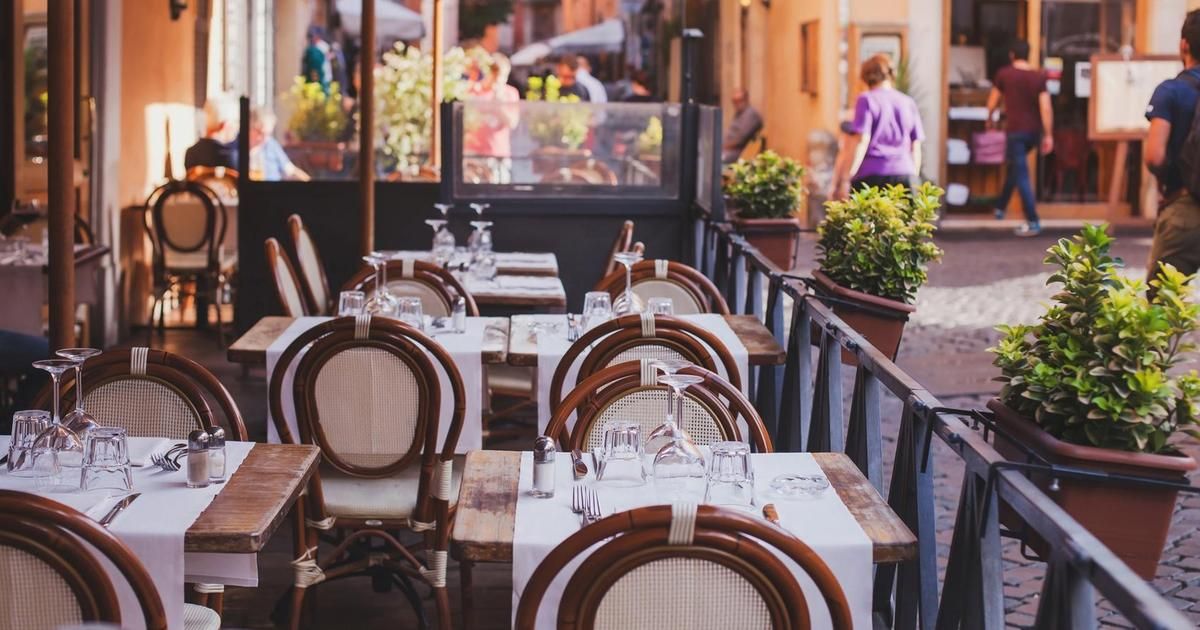 Pourboires et couvert : les secrets des restaurants à l'étranger