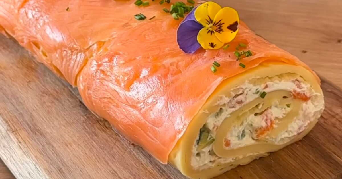 Un délice salé pour Noël : la bûche au saumon fumé et fromage frais