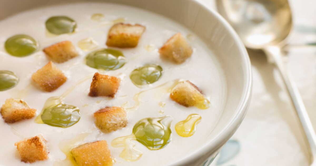 Ajo blanco : découvrez la soupe froide aux amandes qui rivalise avec le gaspacho