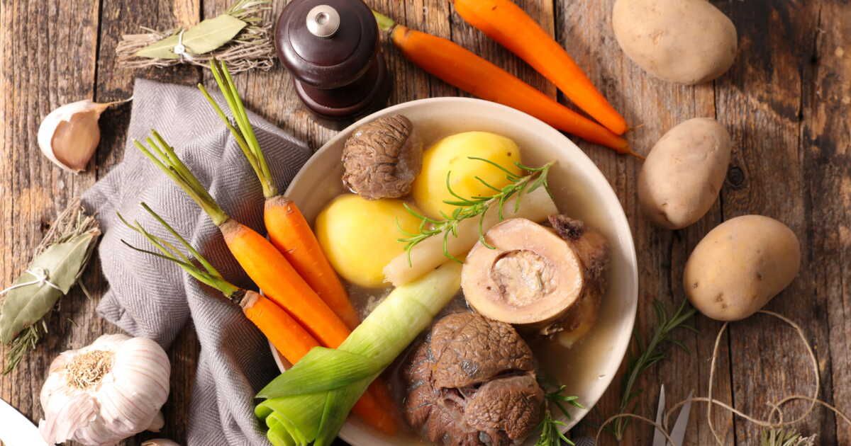 La recette du pot-au-feu d'Hugo Desnoyer : un plat réconfortant pour les froides journées d'hiver