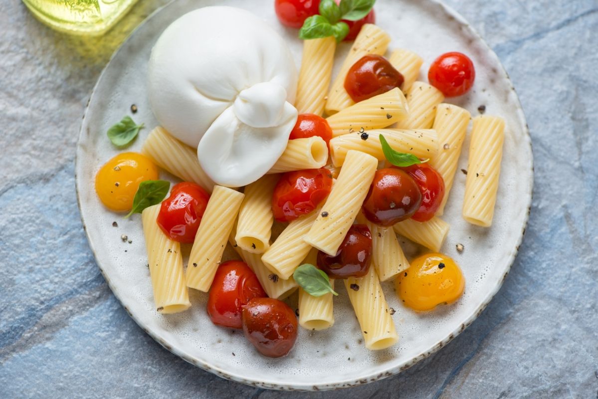 Ce plat que vous ne devriez jamais réchauffer au micro-ondes pour préserver votre santé