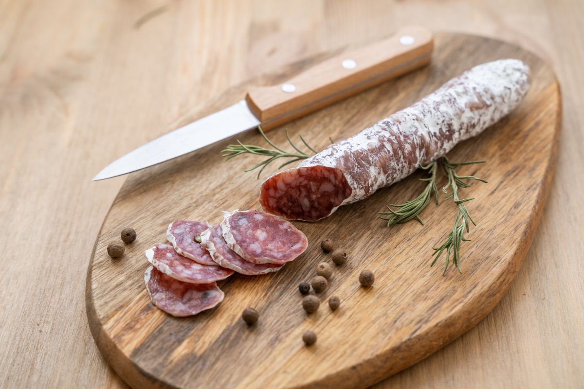 Rappel urgent : des saucisses sèches potentiellement dangereuses en circulation