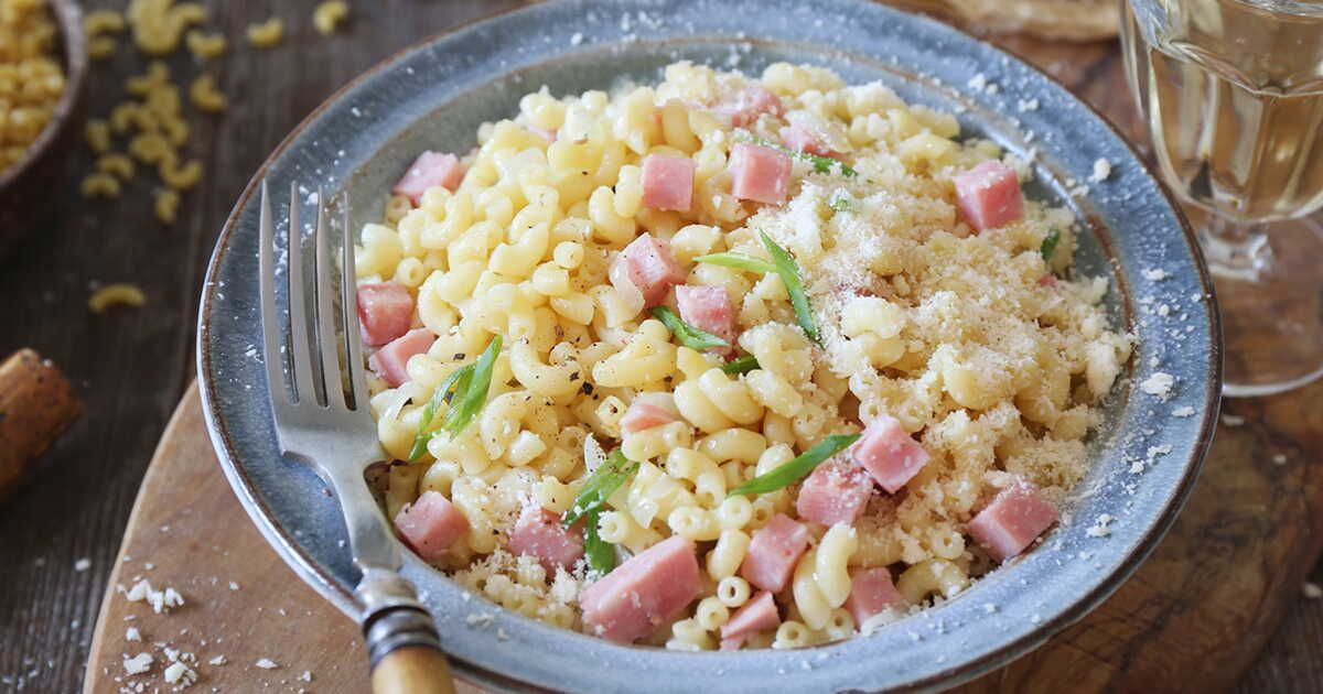 Coquillettes au jambon : prête en 8 minutes, un plat réconfortant pour toute la famille