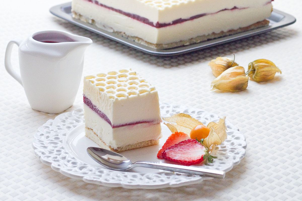 Crémeux yaourt, chocolat blanc, sabayon mascarpone & framboise gélifiée