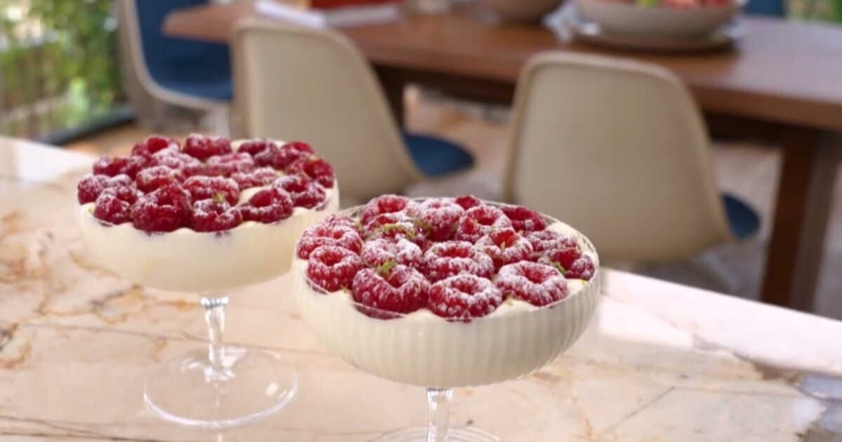 Le tiramisu aux fruits rouges de Cyril Lignac : une touche estivale à déguster