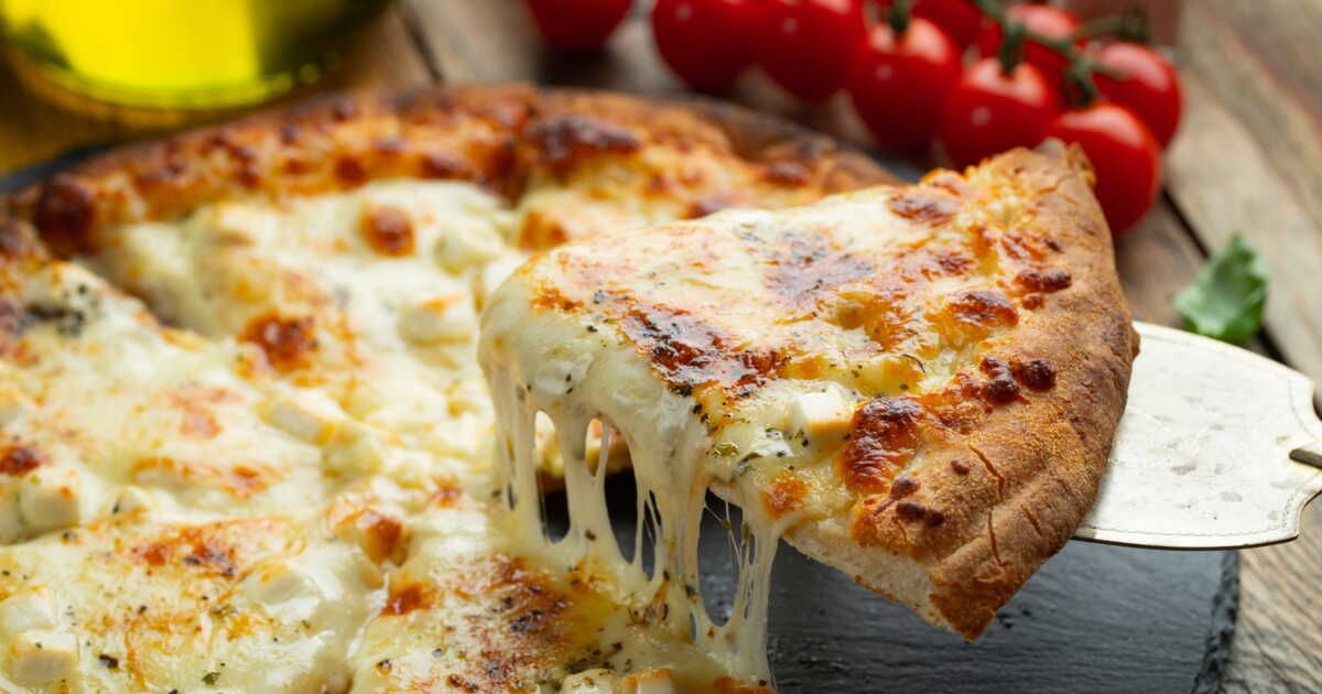 Découvrez la magie de la pizza blanche : 40 recettes pour réinventer vos soirées
