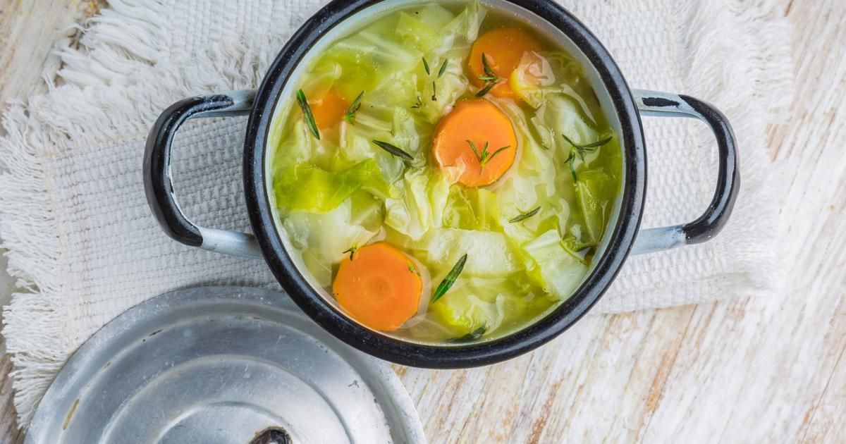Perdre du poids avec le régime soupe aux choux : réalités et illusions