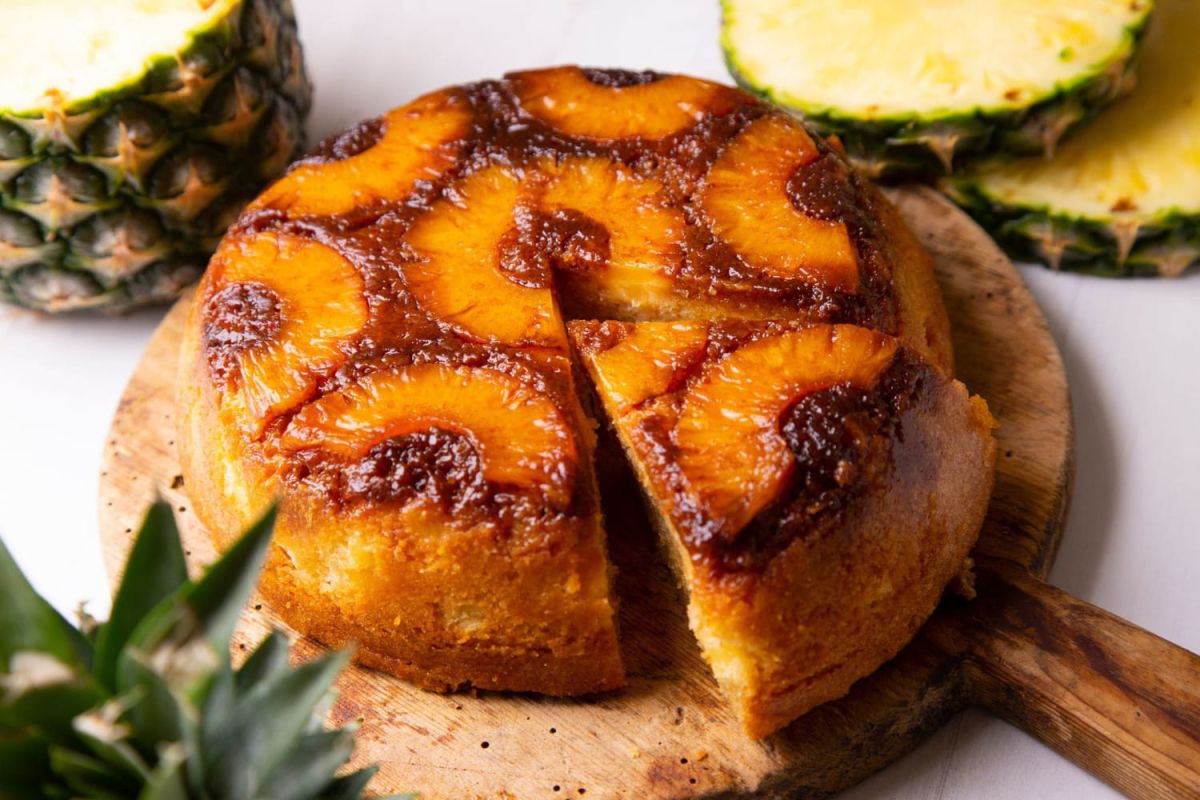 Cyril Lignac dévoile ses secrets pour un gâteau renversé à l'ananas inratable
