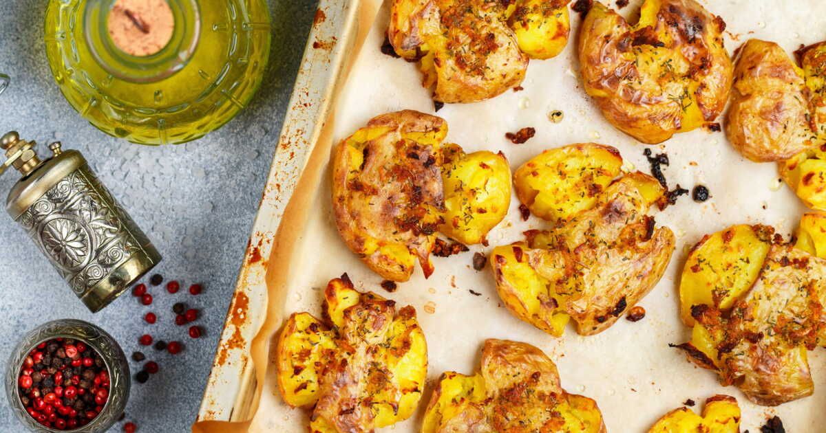 Découvrez les smashed potatoes : une alternative saine aux frites en un rien de temps
