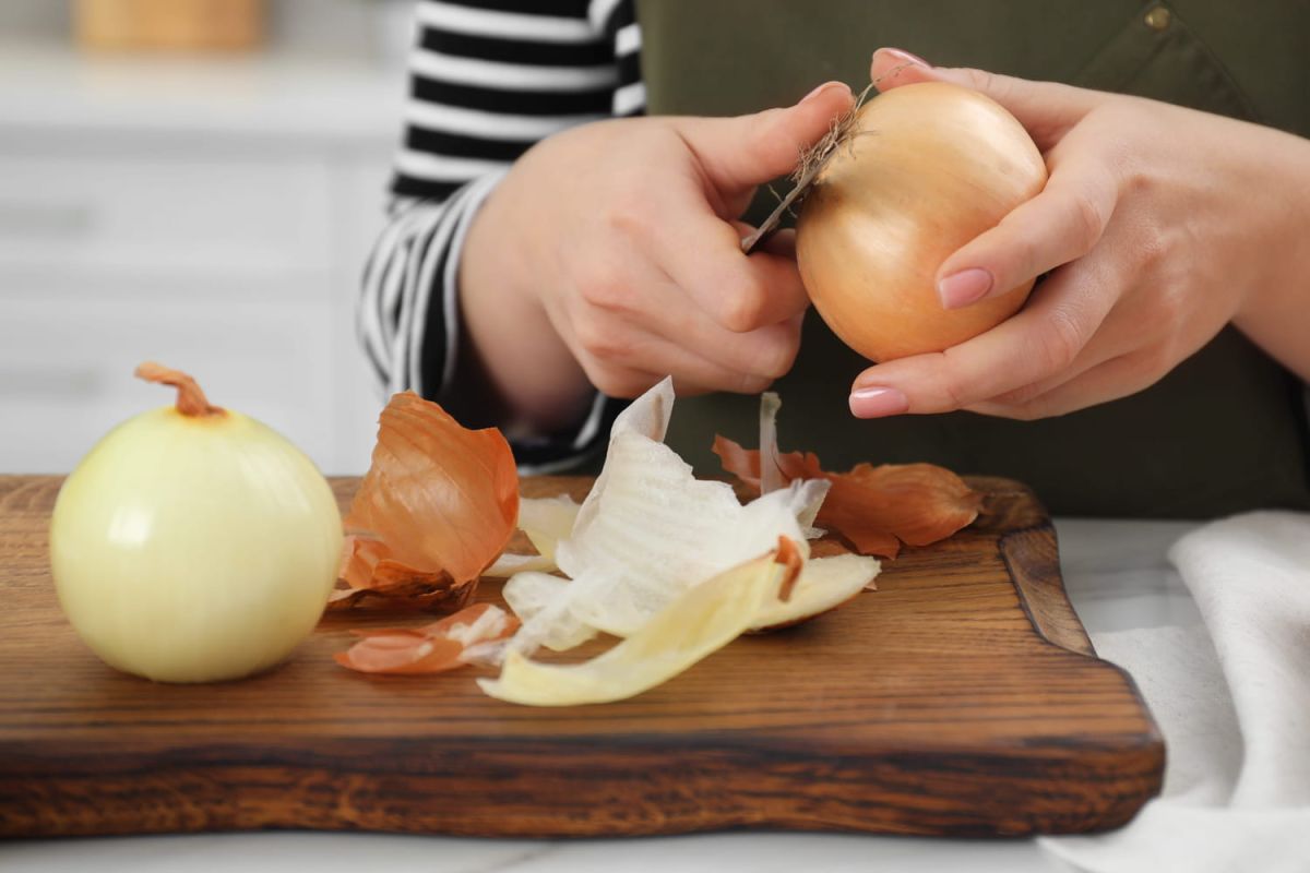 Redécouvrez les épluchures d'oignon : un trésor culinaire à ne pas négliger