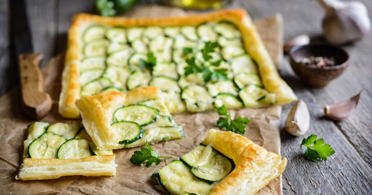 une tarte au concombre savoureuse pour les journées ensoleillées