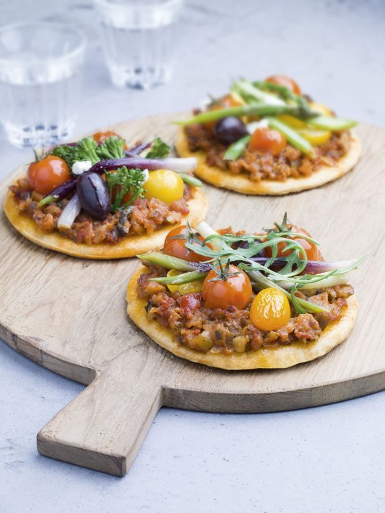 Savourez des mini pizze veggie au pesto méditerranéen