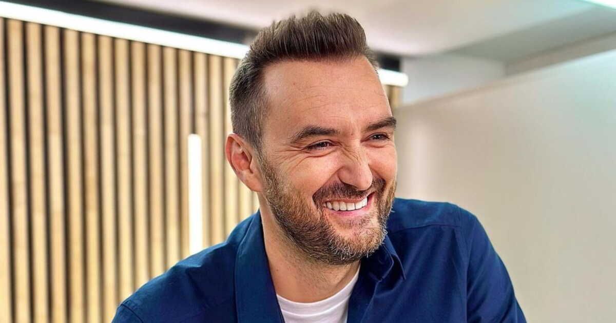 Cyril Lignac vous révèle sa savoureuse soupe coco au curry et crevettes snackées