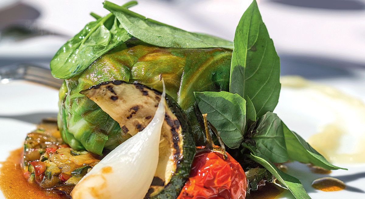 Épaule d'agneau braisée aux citrons confits, ratatouille provençale
