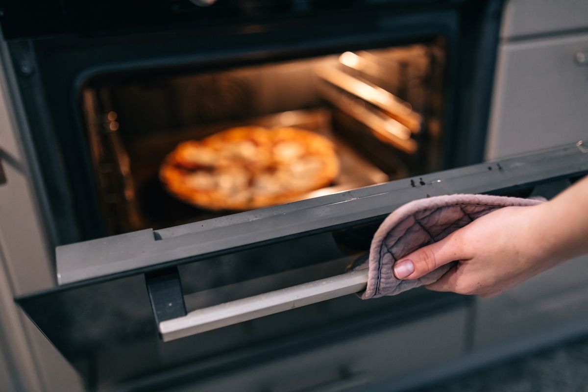 Découvrez le four encastrable qui transforme votre cuisine avec la vapeur