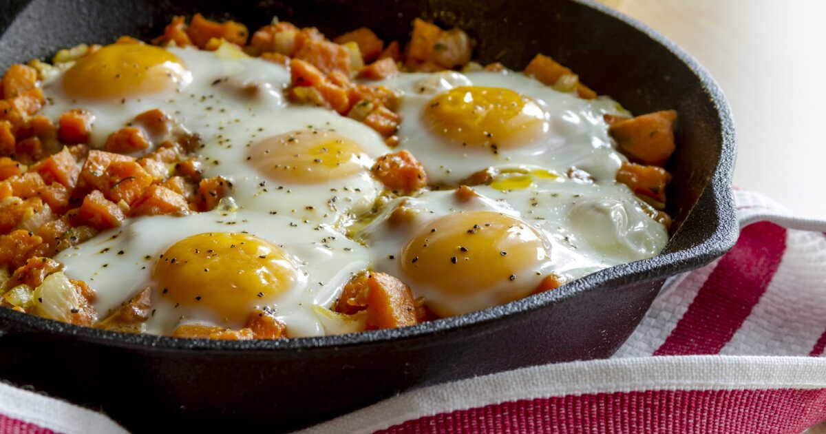 Succombez à cette chakchouka aux poireaux et butternut, un régal automnal