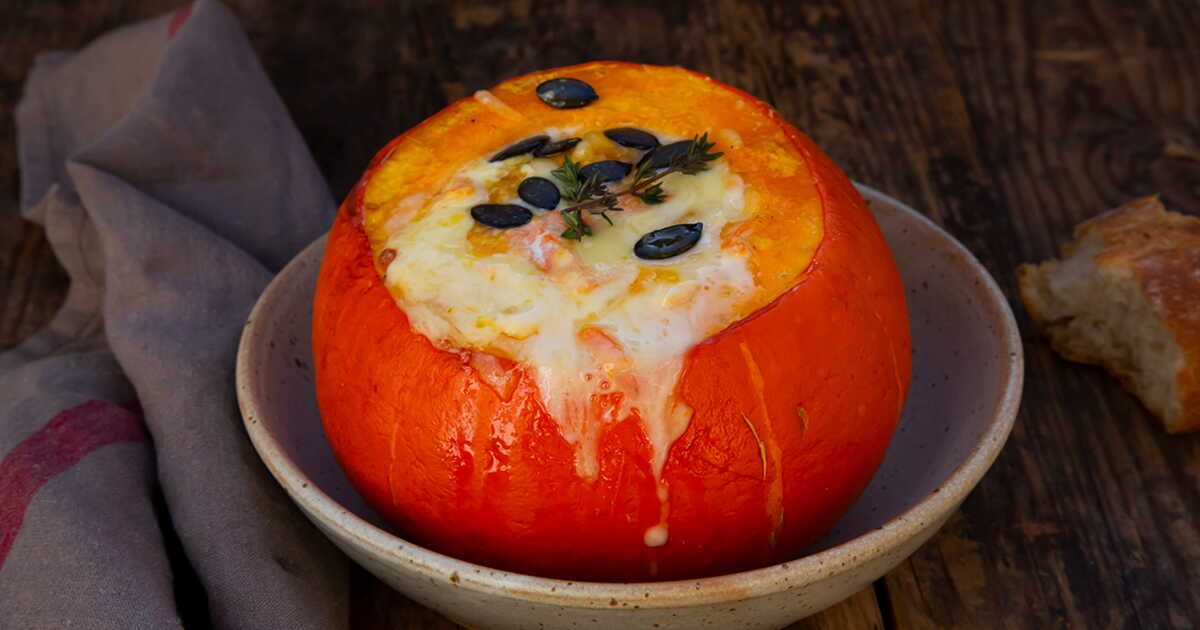 Savourez l'automne avec ce potimarron farci au Mont d'Or : recette rapide à découvrir