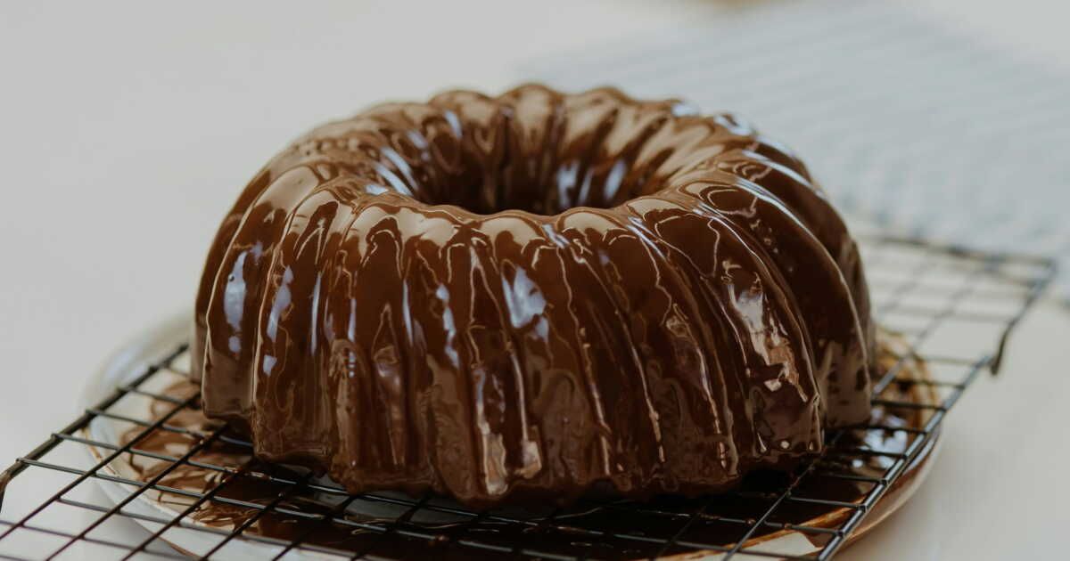 Découvrez la recette de glaçage au chocolat qui va transformer vos gâteaux