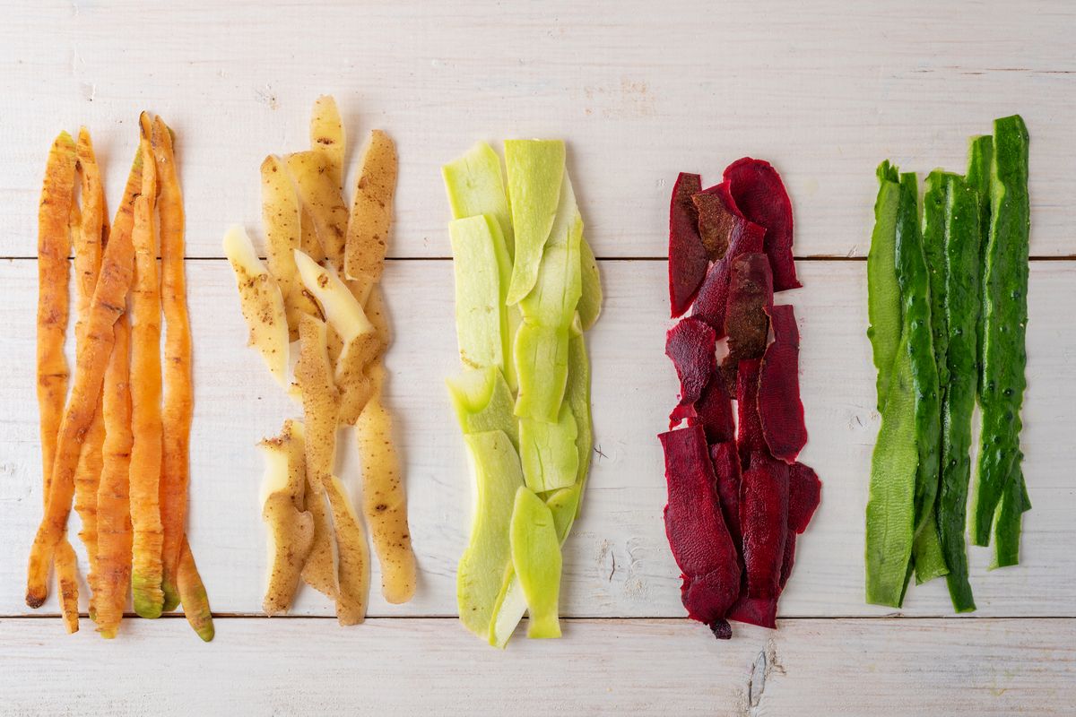 Recettes gourmandes anti-gaspillage : sublimez vos épluchures de légumes