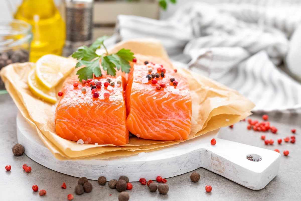 Le saumon mariné aux fruits de la passion de Cyril Lignac